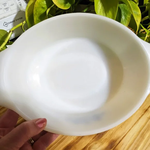 Vintage Fire King "Blue Cornflower" design casserole dish - Picture 3 of 6